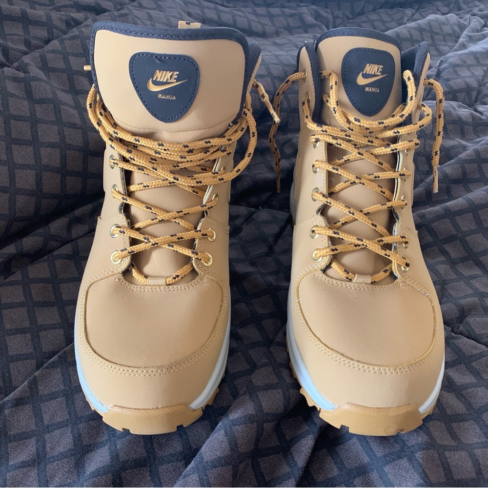 Nike Tan Hiking Boots